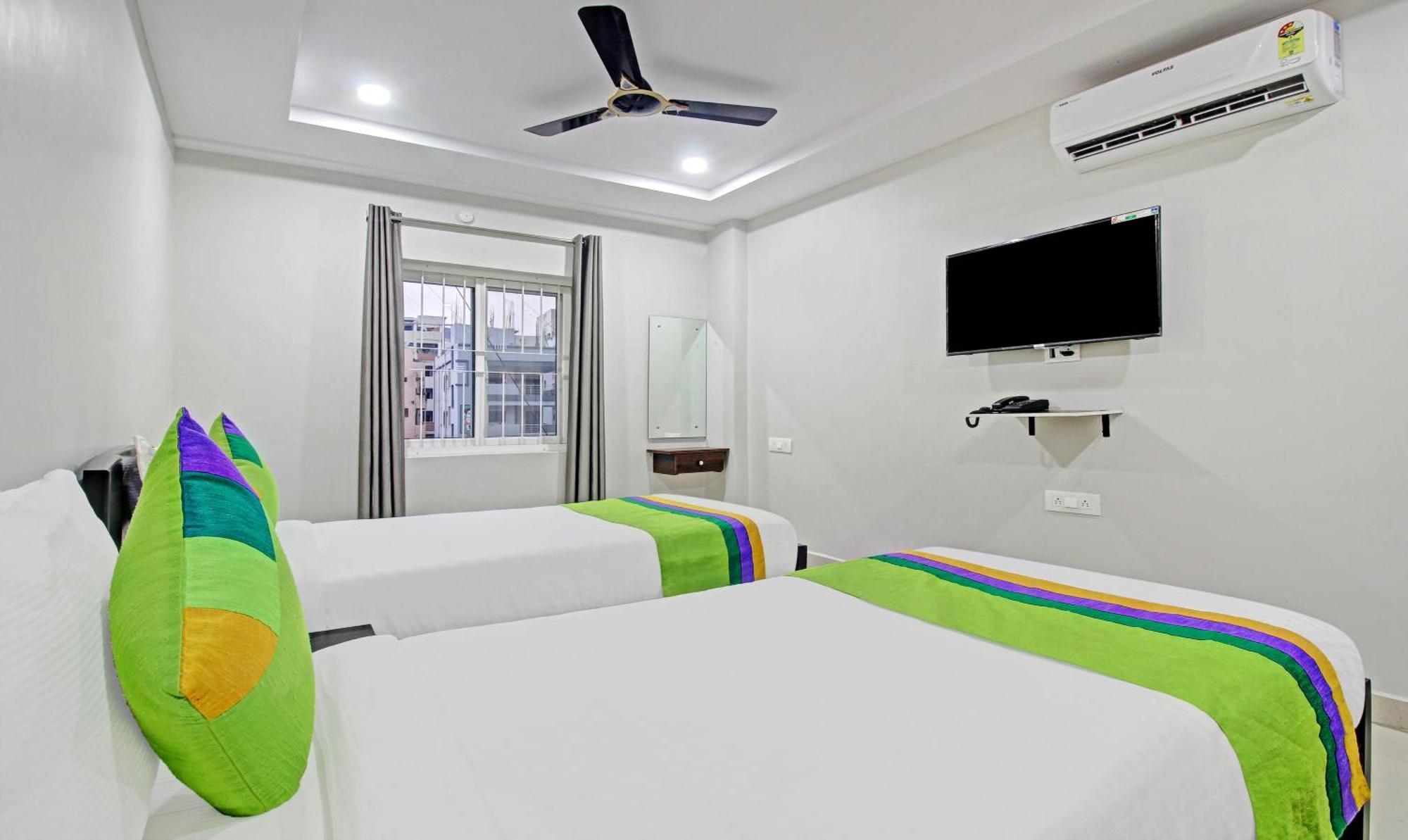 Itsy Hotels Sunrise Grand, Hitech City Hyderabad Exteriör bild